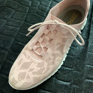 Cole Haan zerogrand  8B trainer sneaker EUC